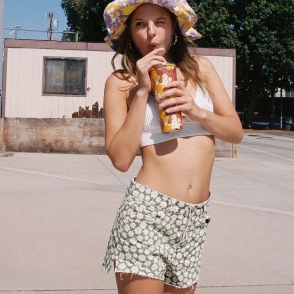 ZARA daisy floral printed high-rise raw hem button fly denim shorts size 2 - Picture 3 of 6